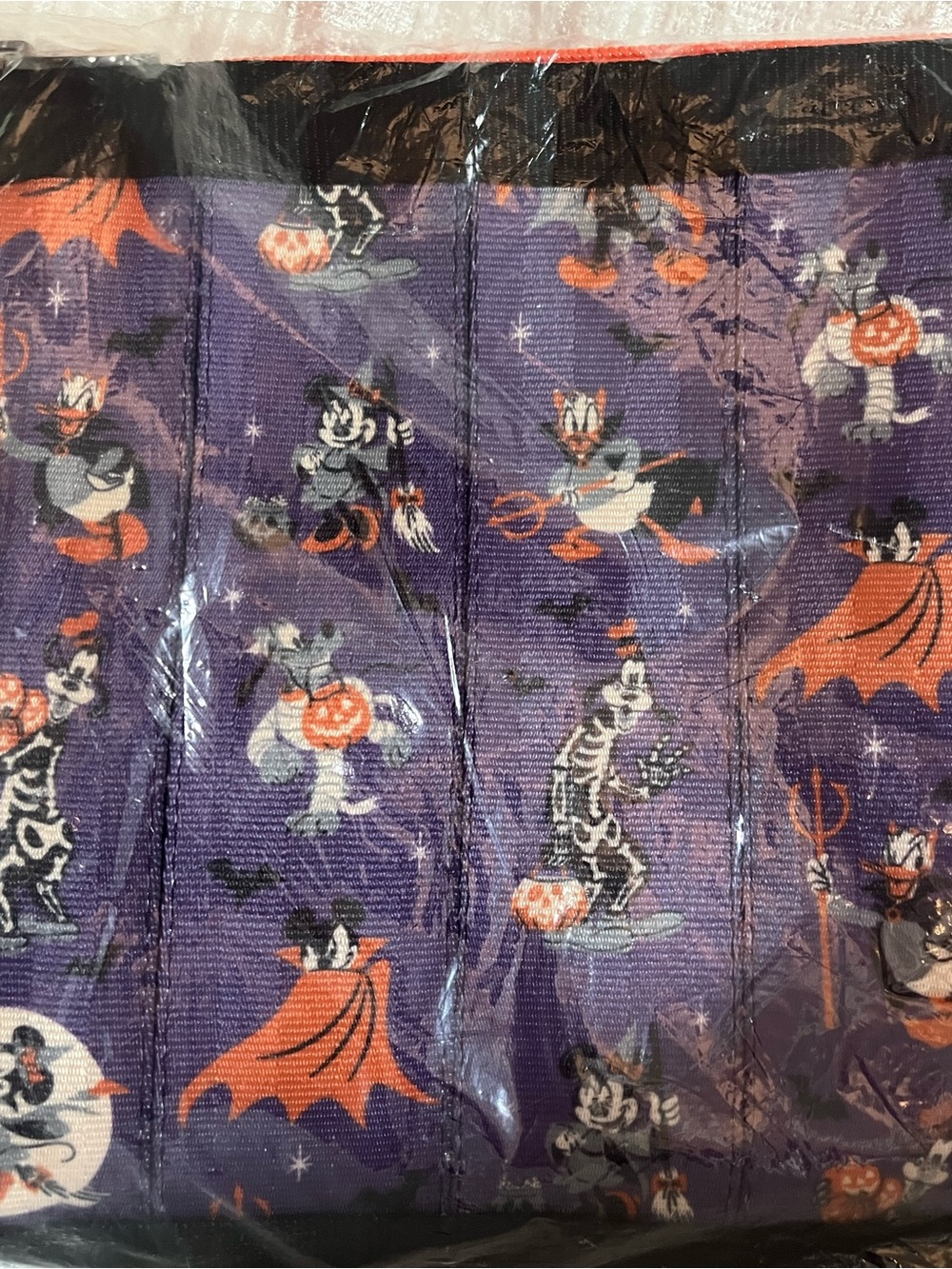 NWT Harveys x Disney Mickey and Friends Bow Clutch - Picture 7 of 10